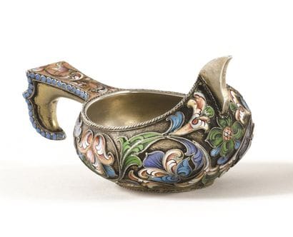 KOVSH

Argent, émail cloisonné 

Poinçons...