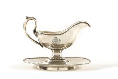 SAUCIERE

Décoré d’un blason d’une famille...