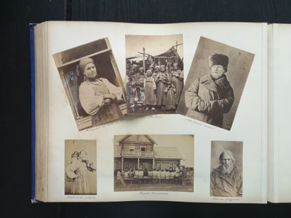 ALBUM DES PHOTOS DES VUES DE SAINT-PETERSBOURG.

I.Daziaro,...