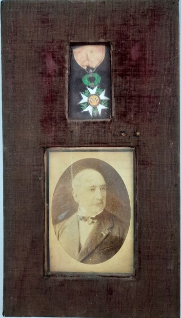 FRANCE ORDRE DE LA LEGION D’HONNEUR 2 cadres...