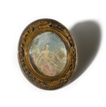 « VENUS DANS LES NUEES » Médaillon de cou...