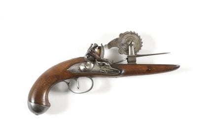 PISTOLET EPROUVETTE A SILEX. Platine et chien...