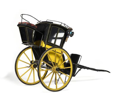 PETIT CABRIOLET D’ENFANT. Caisse en bois...
