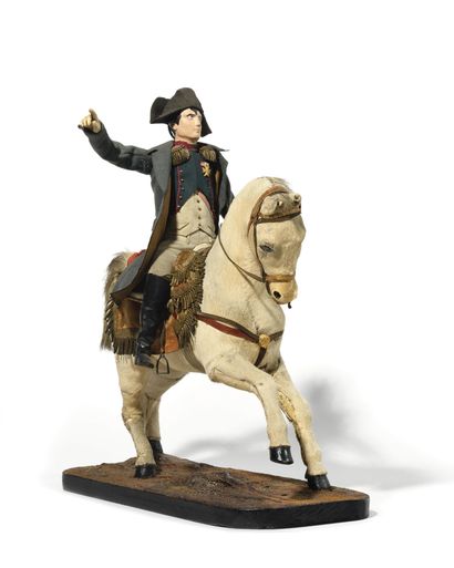L’EMPEREUR NAPOLEON A CHEVAL. Belle figurine...