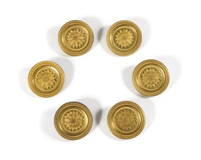 ENSEMBLE DE SIX BOUTONS DE PORTE de forme...