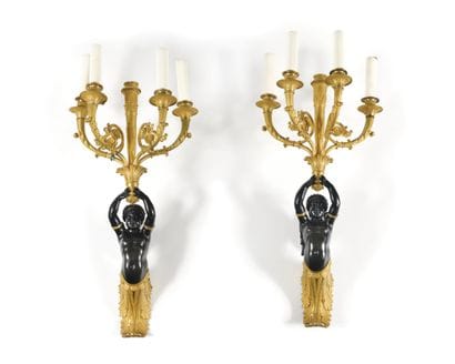 PAIRE D’APPLIQUES en bronze doré et bronze...