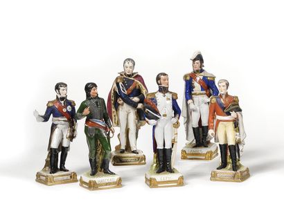SUITE DE SIX FIGURINES EN PORCELAINE POLYCHROME...
