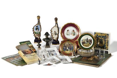 SOUVENIRS DE VOYAGES EN PORCELAINE Comprenant...