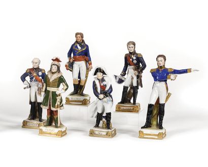 SUITE DE SIX FIGURINES EN PORCELAINE POLYCHROME...