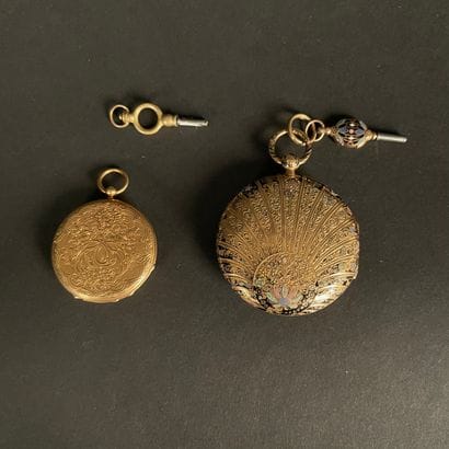 SET OF 2 POCKET WATCHES. ANONYMOUS POCKET...