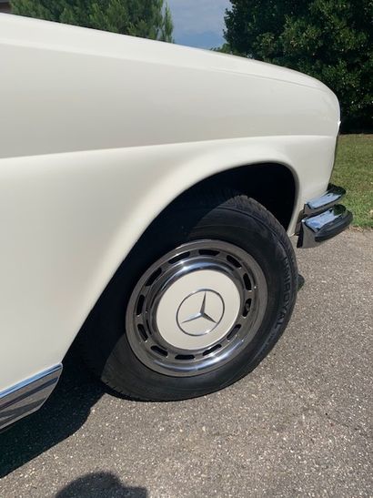 1970 MERCEDES BENZ 280 SE 3.5 COUPE
	Ligne...
