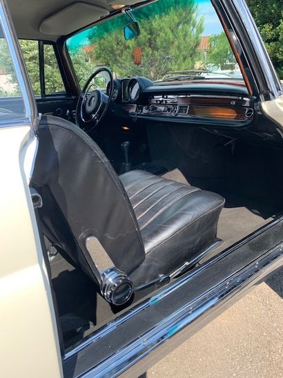 1970 MERCEDES BENZ 280 SE 3.5 COUPE
	Ligne...