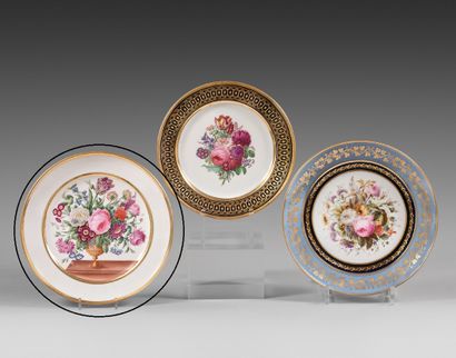 PARIS Porcelain plate with polychrome decoration...