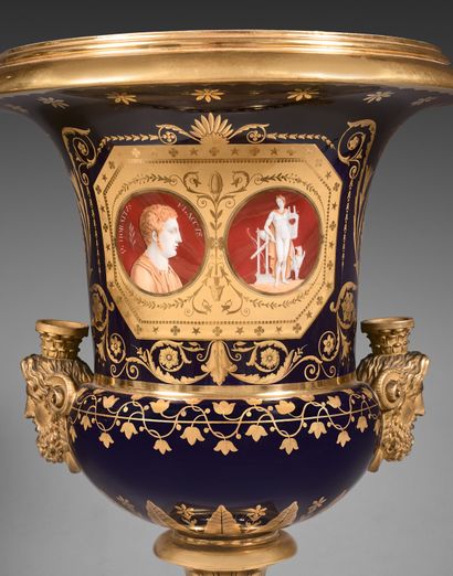 
SÈVRES Pair of Medici vases in hard porcelain...