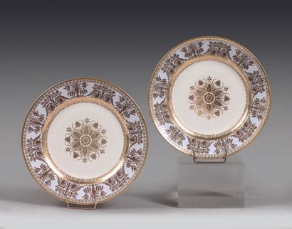 
SÈVRES Two porcelain dessert plates of the...
