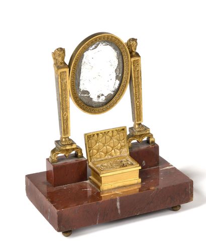 PETITE PSYCHE DE BUREAU. Miroir ovale monté...