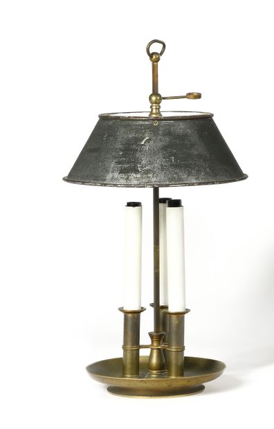 LAMPE BOUILLOTTE en bronze comprenant trois...
