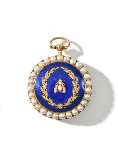 
MARIE LOUISE Round neck watch in gold with...