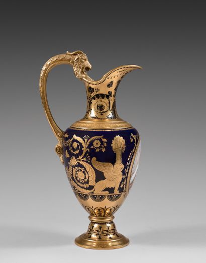 
SÈVRES Large porcelain water pot and its...