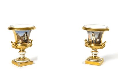 OLD PARIS. A pair of small Medici-shaped...
