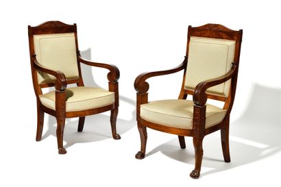 PAIR OF CHAIRS In mahogany and mahogany veneer...