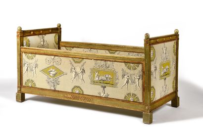 REST BED in green relacquered wood, the straight...