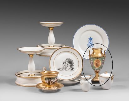 PARIS Porcelain vase of baluster form with...