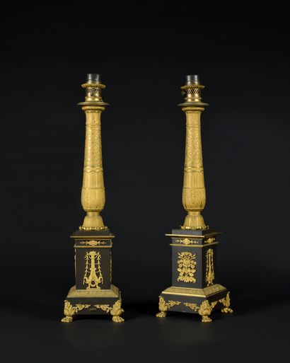 
PAIRE DE LAMPES DITES CARCEL en bronze doré...