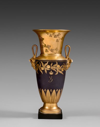 
PARIS, MANUFACTURE OF DAGOTY. Oblong porcelain...