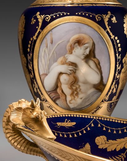 
SÈVRES Large porcelain water pot and its...
