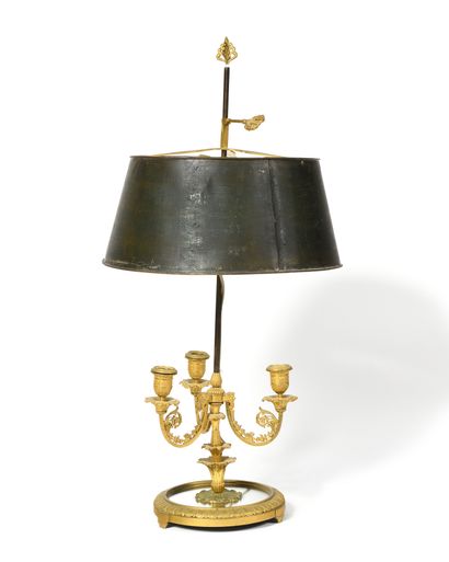 LAMPE BOUILLOTE en bronze doré composée d’un...