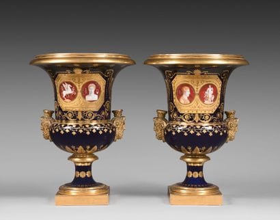 
SÈVRES Pair of Medici vases in hard porcelain...