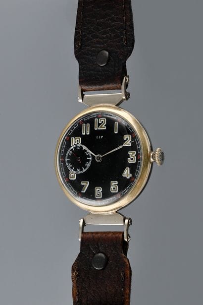 LIP

Military type gusset.

Circa: 1920.

Military...