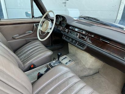 1971 MERCEDES-BENZ 
