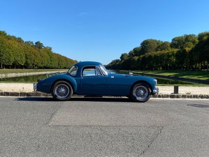 1958 MG 
N° de série : HMD25594 Bel état

Intérieur...