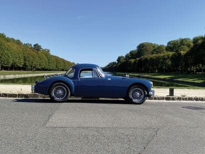 1958 MG 
N° de série : HMD25594 Bel état

Intérieur...