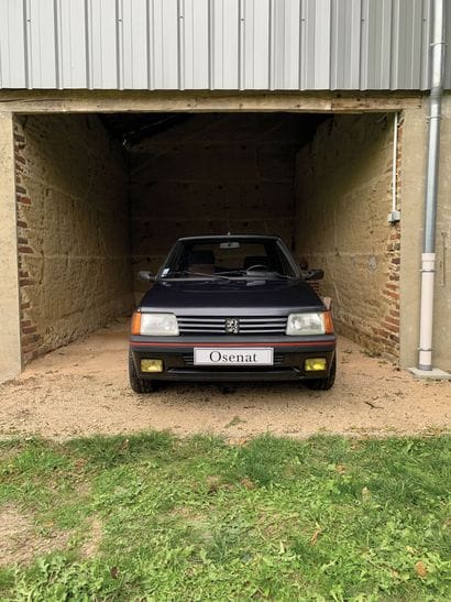 1985 PEUGEOT 
