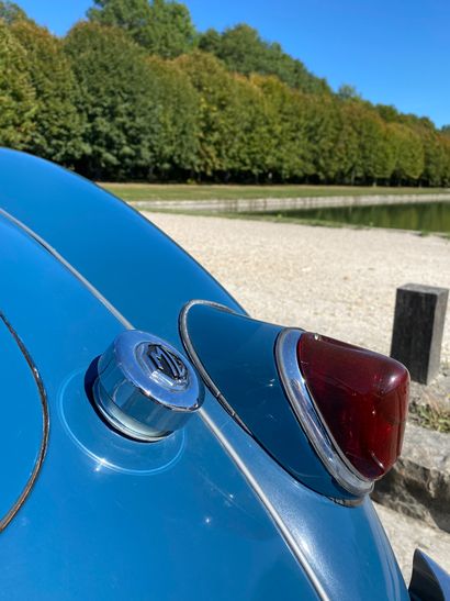 1958 MG 
N° de série : HMD25594 Bel état

Intérieur...