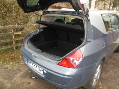 2001 RENAULT 
