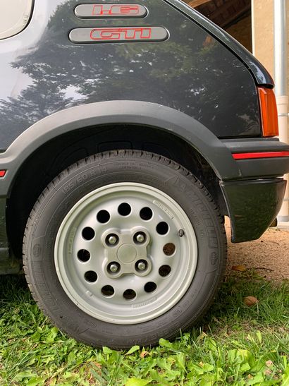 1985 PEUGEOT 
