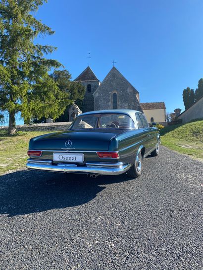 1969 MERCEDES-BENZ 
