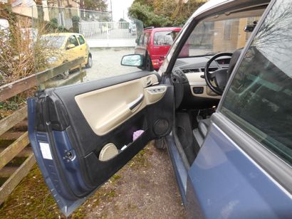 2001 RENAULT 
