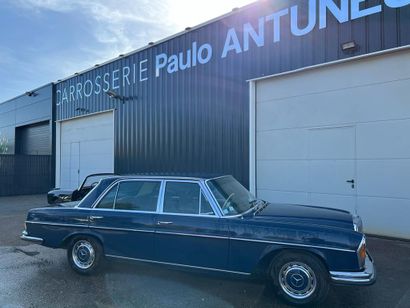 1971 MERCEDES-BENZ 
