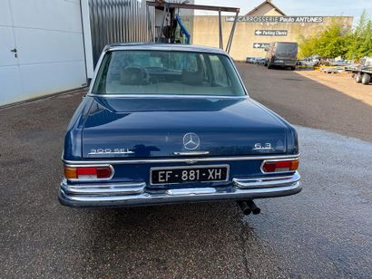 1971 MERCEDES-BENZ 

