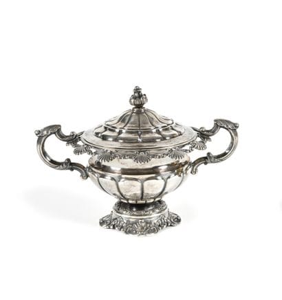 BONBONNIERE par FABERGE

Argent

Poinçons...