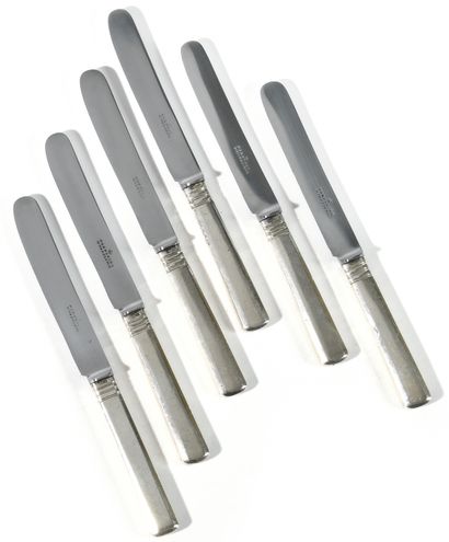 SIX COUTEAUX

Argent

Poinçons : I.S. 1862,...