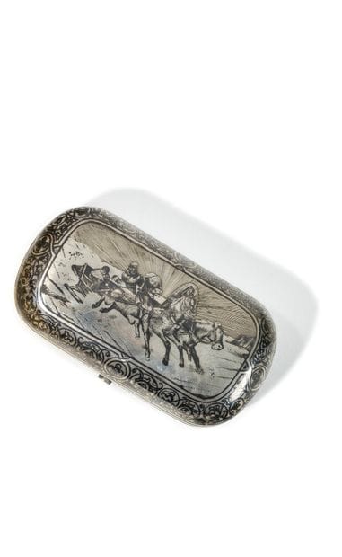 ETUI A CIGARETTES PAR KHLEBNIKOV

Décoré...