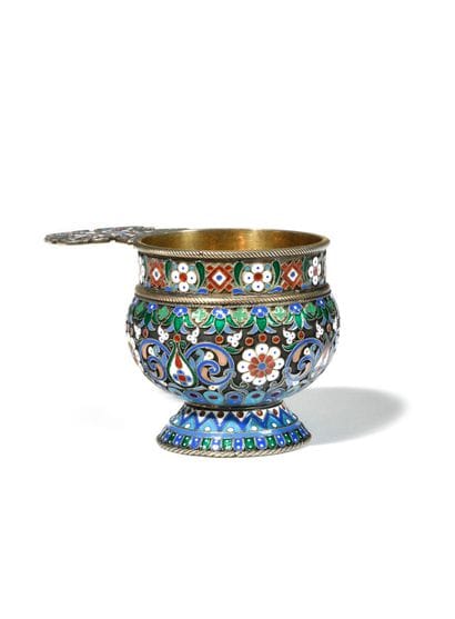 TCHARKA par OVTCHINNIKOV

Argent, émail cloisoné

Poinçons...