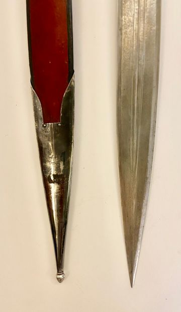 KINDJAL avec son fourreau d’origine

Acier,...
