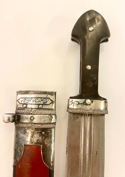 KINDJAL avec son fourreau d’origine

Acier,...